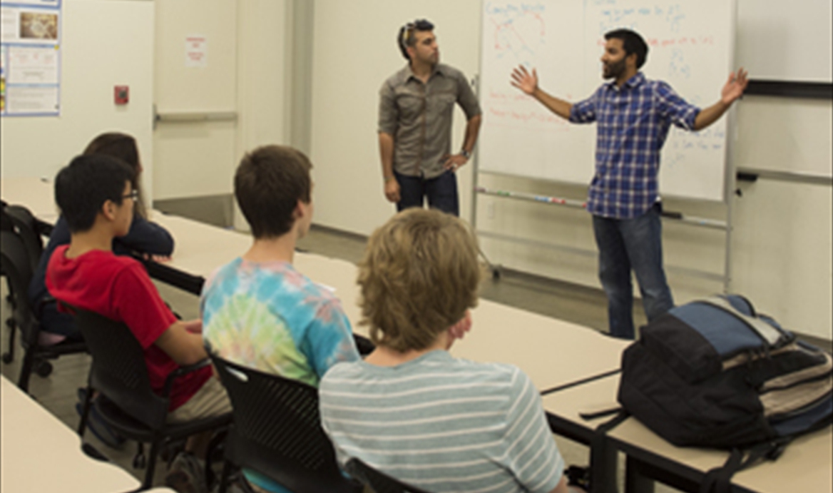 Bobak Ferdowsi and Ravi Prakash from the Mars Rover team visit the OEDK!